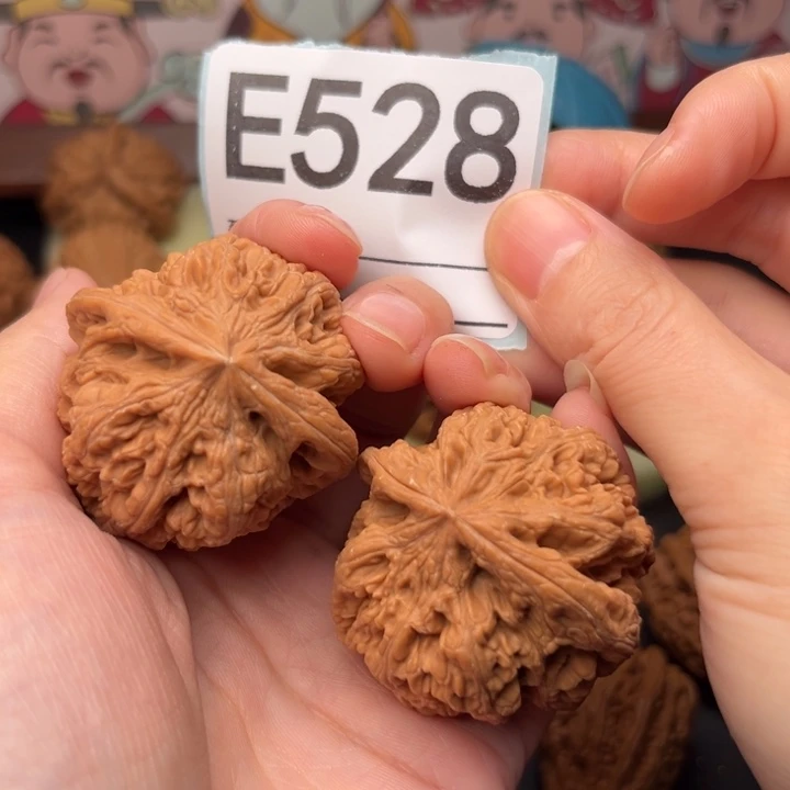 文玩核桃吊坠528粗筋42