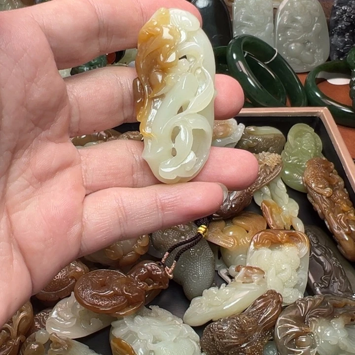 未镶嵌和田玉挂件