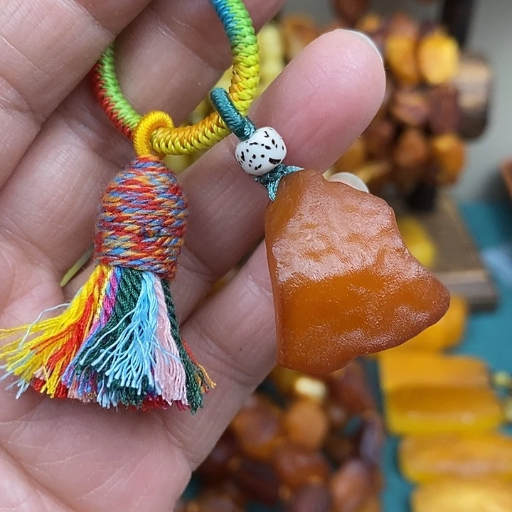 琥珀未镶嵌颈饰钥匙扣