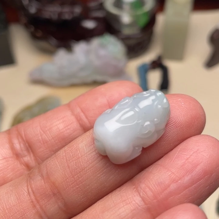 翡翠颈饰未镶嵌貔貅