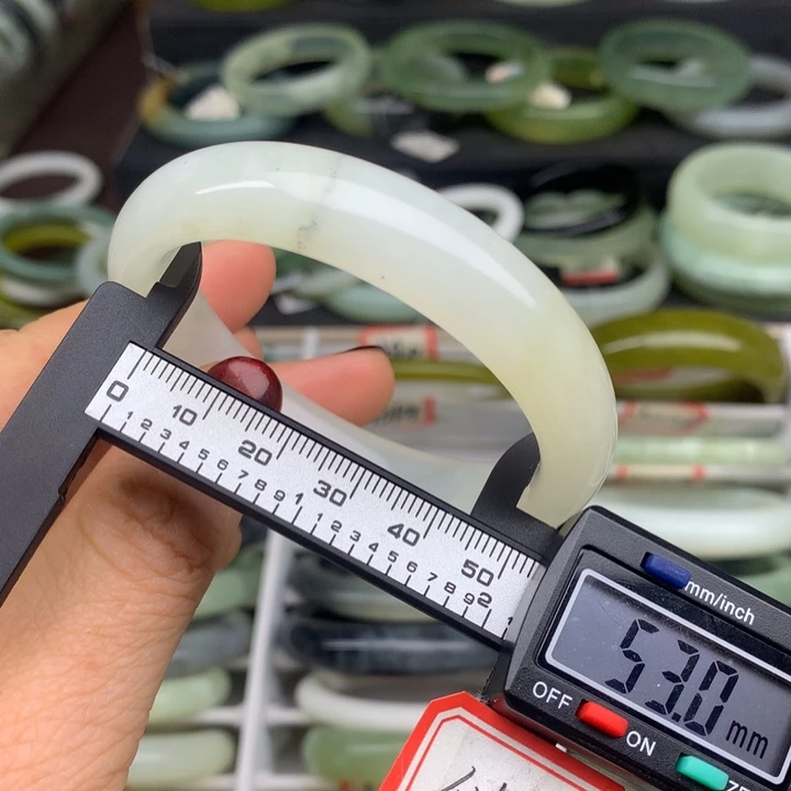 蛇纹石玉未镶嵌手镯1031