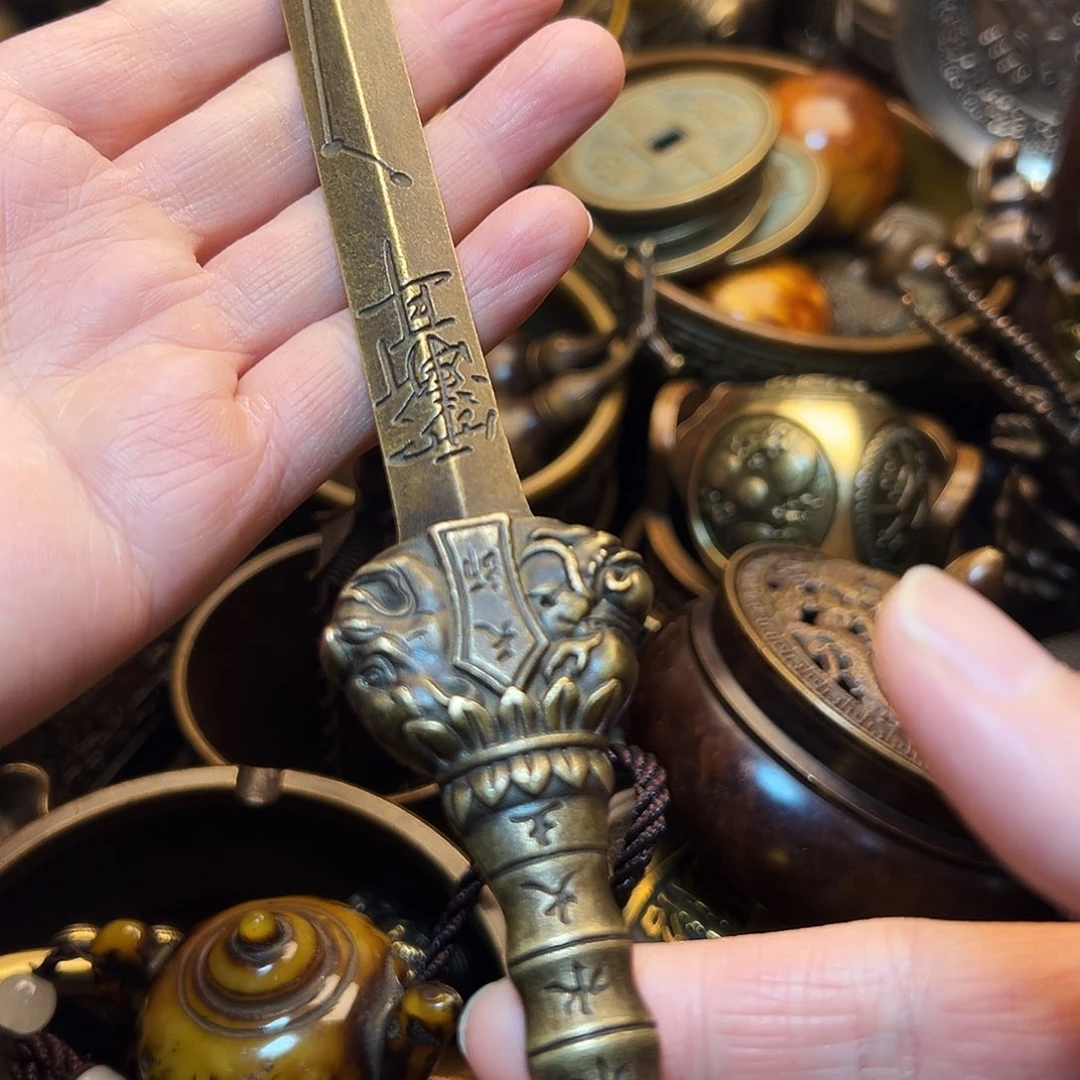 精美铜器工艺品等