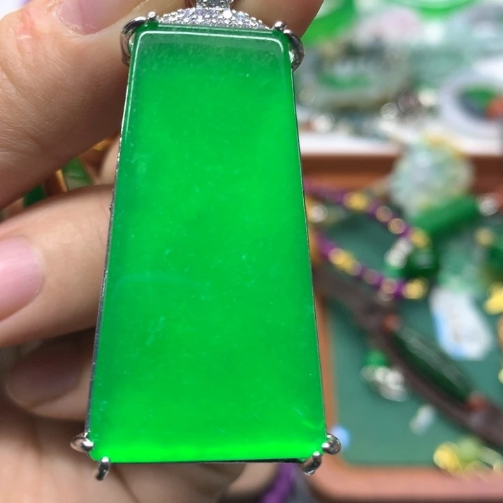 颈饰未镶嵌翡翠吊坠