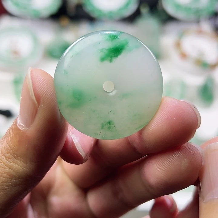 石英质玉未镶嵌颈饰非洲翠飘花平安扣吊坠