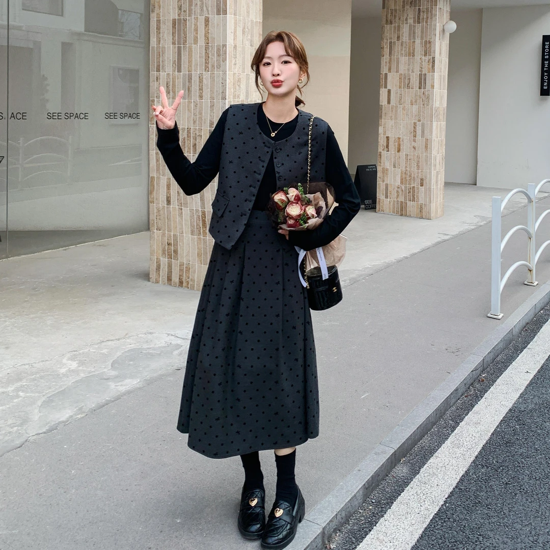 法式复古波点三件套女2025早春新款圆领气质马甲打底衫半身裙套装