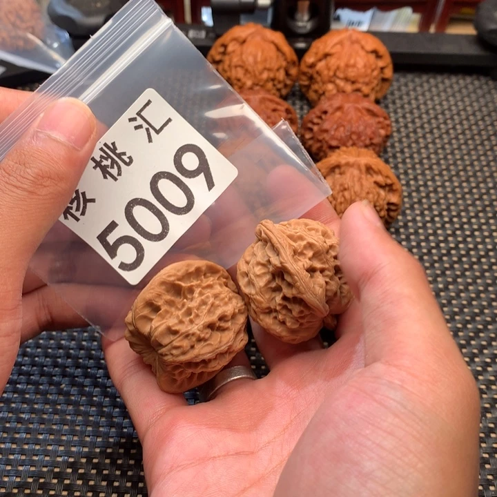 烟***雨文玩核桃吊坠白蛇谷