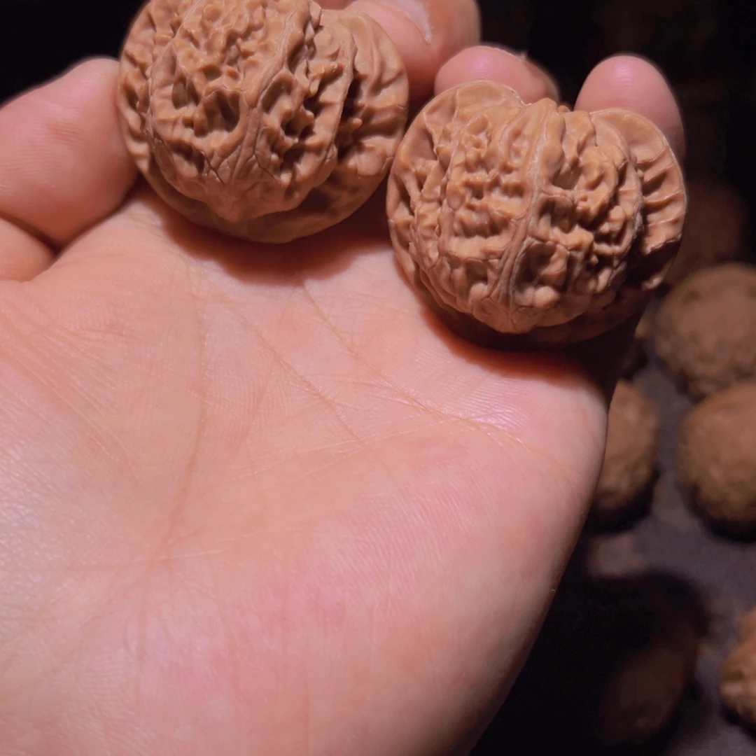 瑞麟文玩核桃心形宫灯