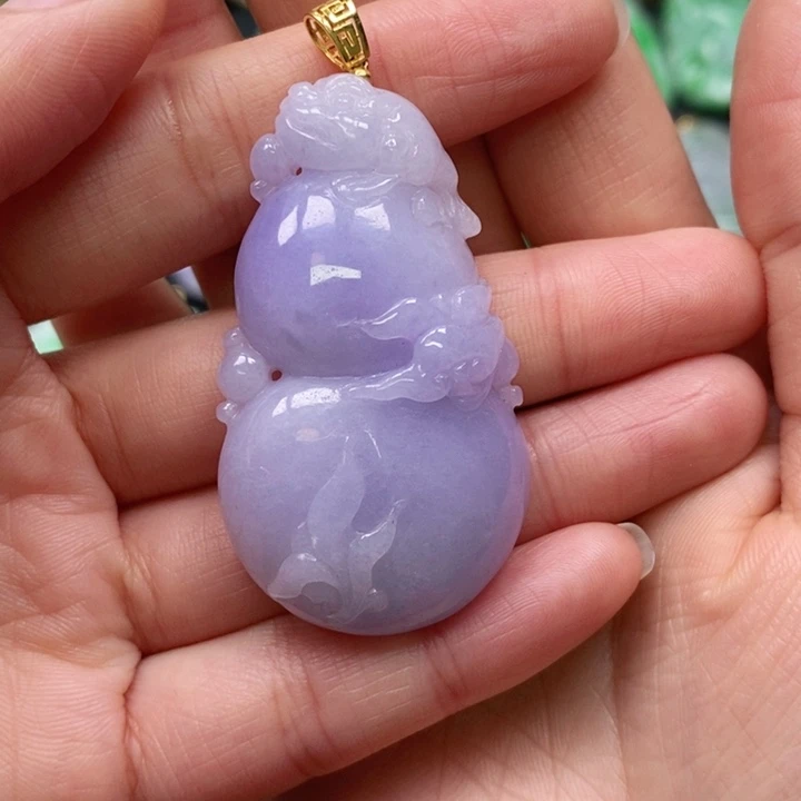 翡翠颈饰未镶嵌初*。吊坠