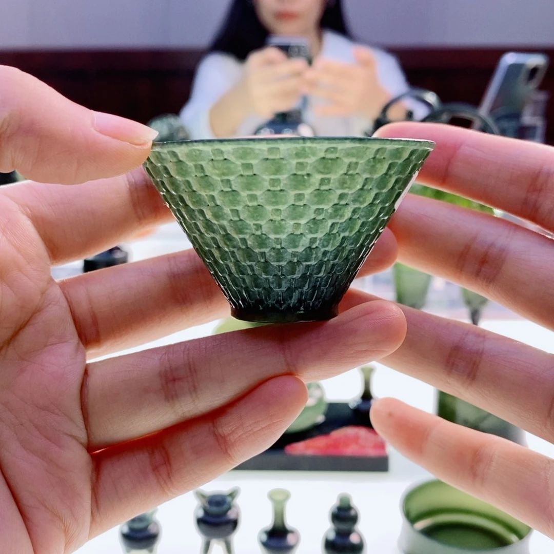 未镶嵌和田玉（青玉）摆件