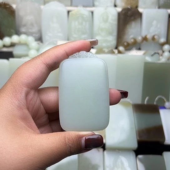 颈饰未镶嵌和田玉