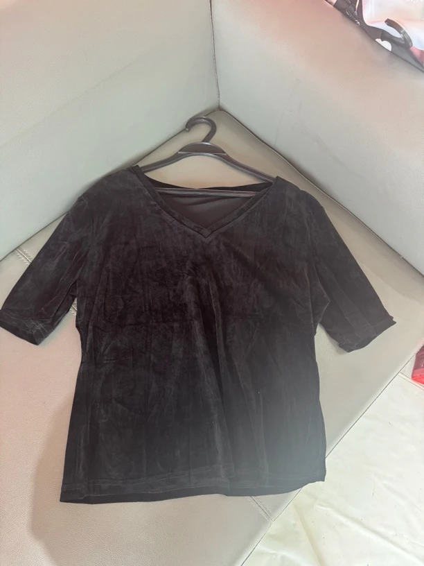 00505爆款v领上衣