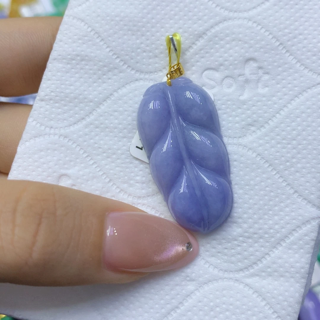 颈饰18K金镶嵌翡翠