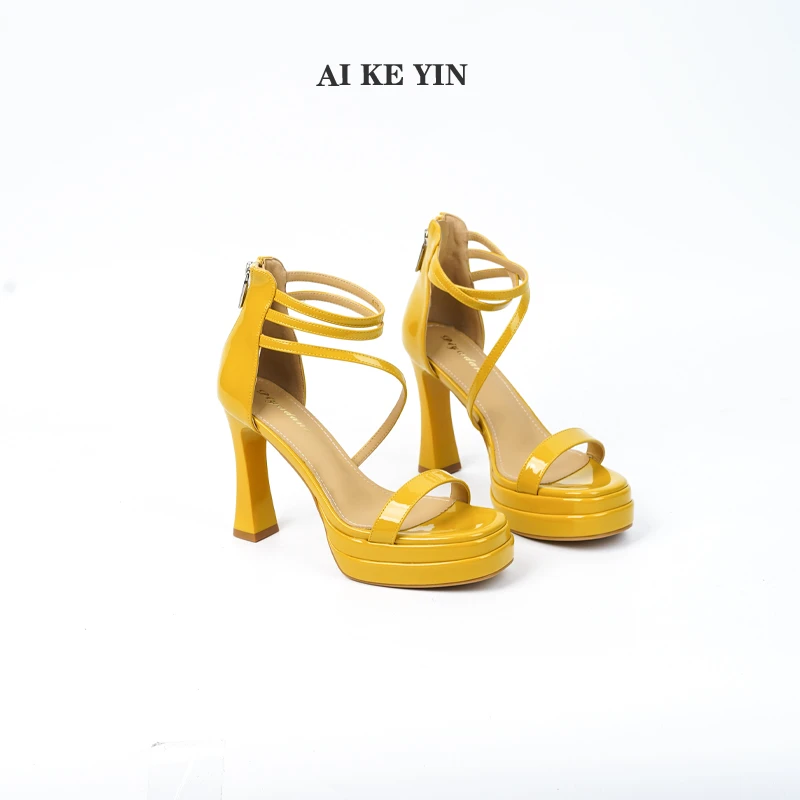 【艾珂茵】夏季新款方头防水台气质百搭一字带后拉链细跟高跟鞋凉鞋