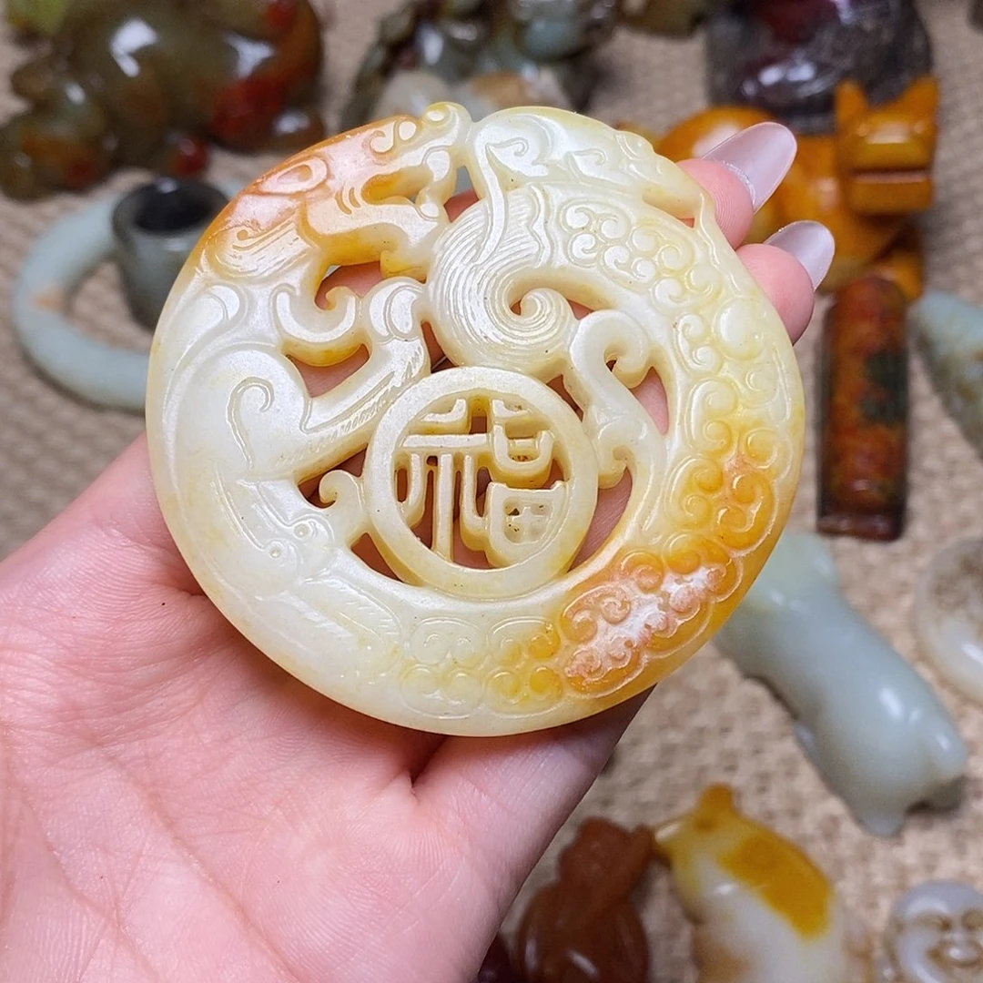 未镶嵌蛇纹石玉颈饰