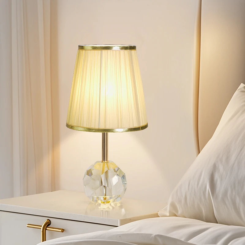 自然光创意时尚卧室简约水晶足球轻奢高级感床头遥控三色调光台灯