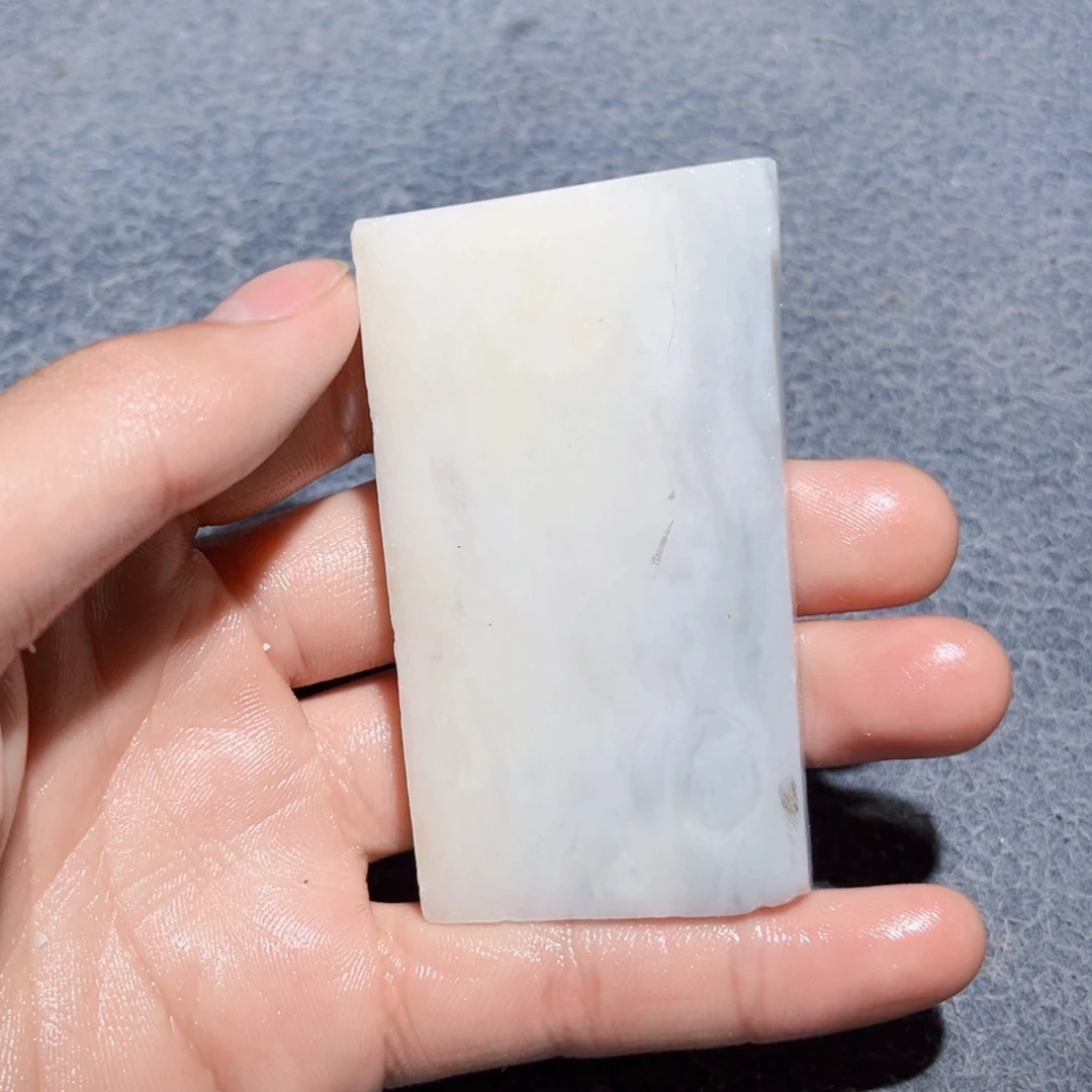 和田玉（糖玉）未镶嵌珠宝奇石