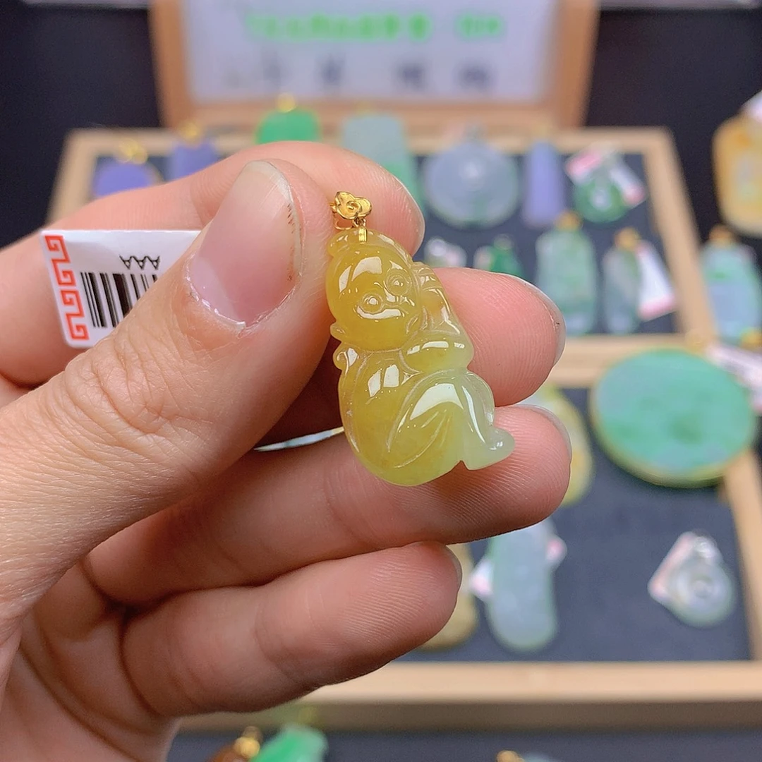 翡翠颈饰18K金镶嵌翡翠