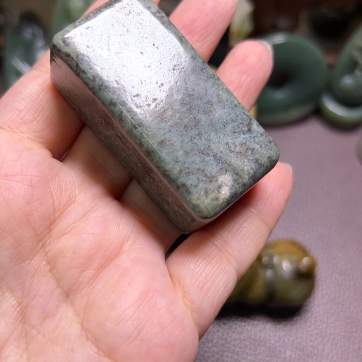 颈饰未镶嵌岫岩河磨玉（透闪石质玉）