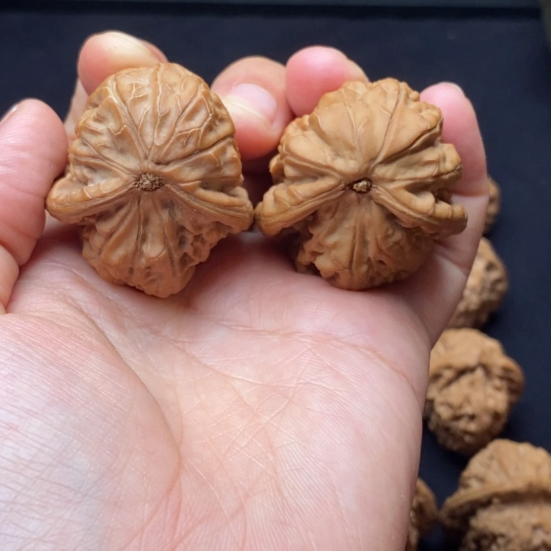 文玩核桃把件凤凰台异形大头翁