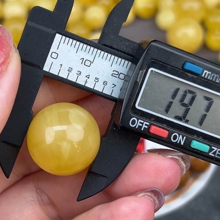 琥珀裸石未镶嵌微瑕1023