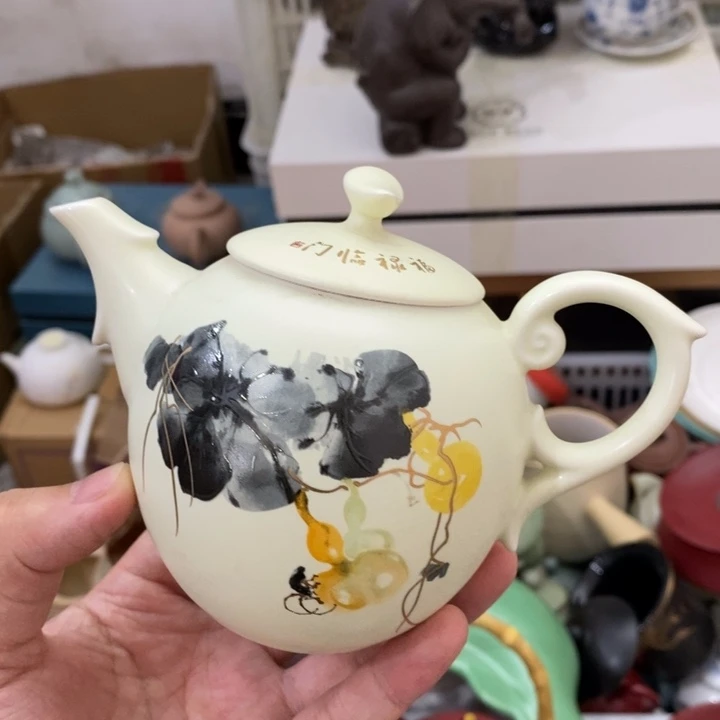 陶瓷艺术品及陶瓷壶壶