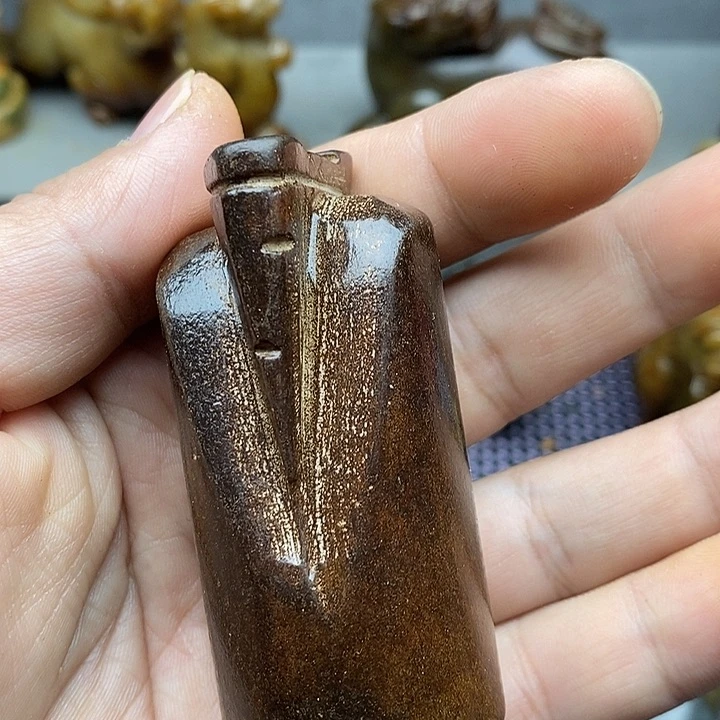未镶嵌蛇纹石玉颈饰