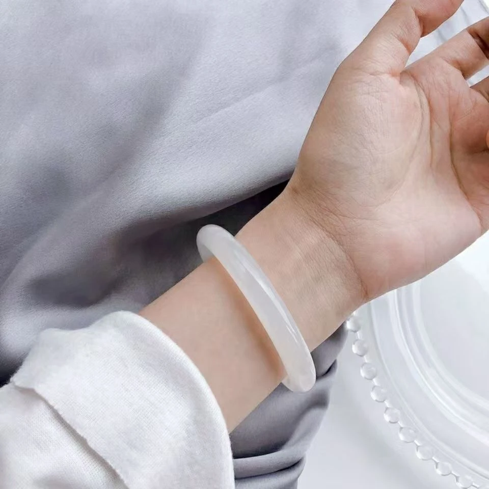 天然高冰白月光玉髓手镯