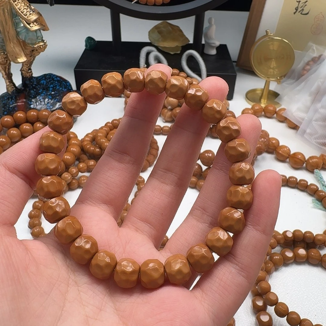 胖***弟猴头核桃吊坠奶酪