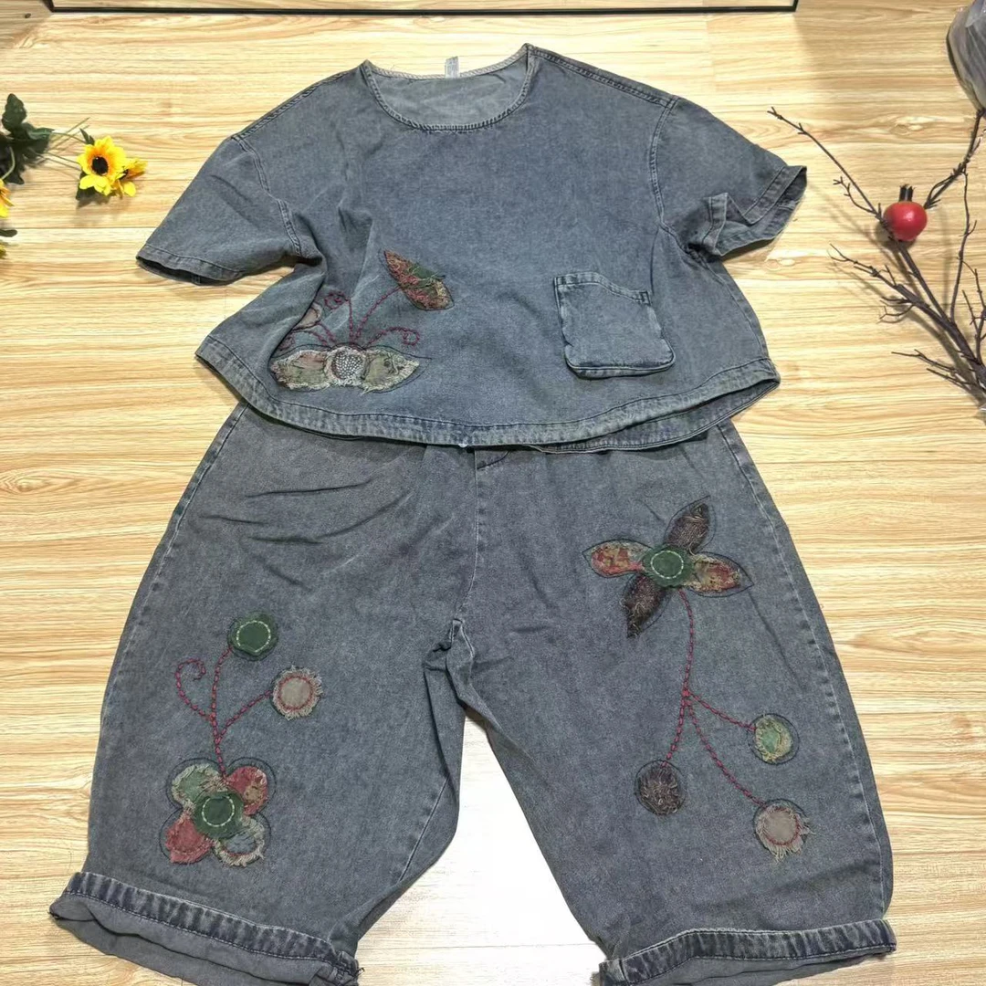 牛仔炒色贴布花朵套装（衣长60胸围140裤长80）