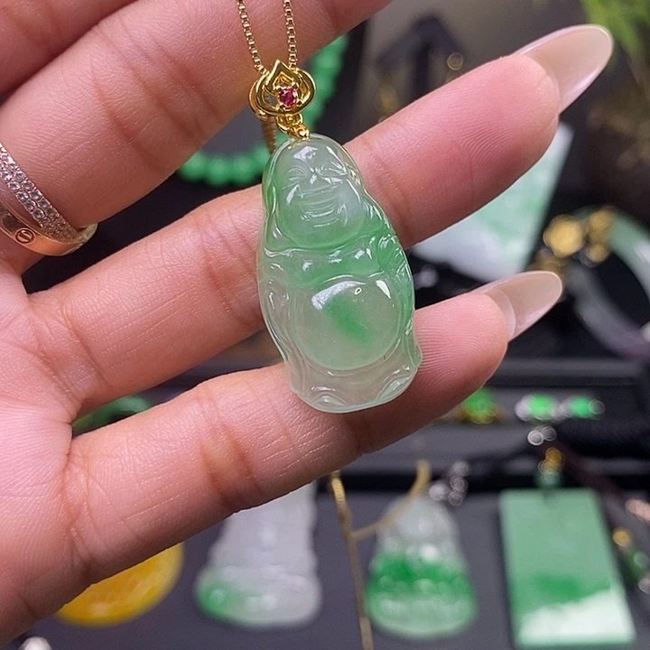 翡翠未镶嵌吊坠(赠链)