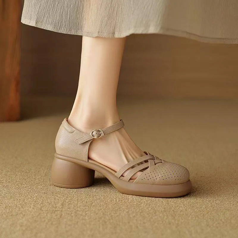 羊皮包头凉鞋女夏2025新款镂空一字带复古粗高跟厚底猪笼鞋洞洞鞋