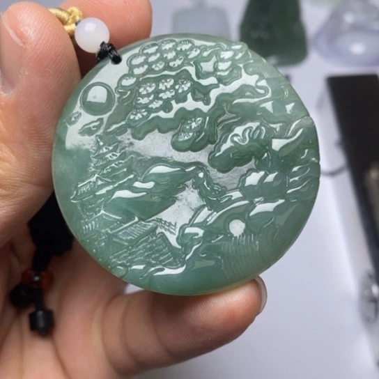 翡翠未镶嵌颈饰翡翠