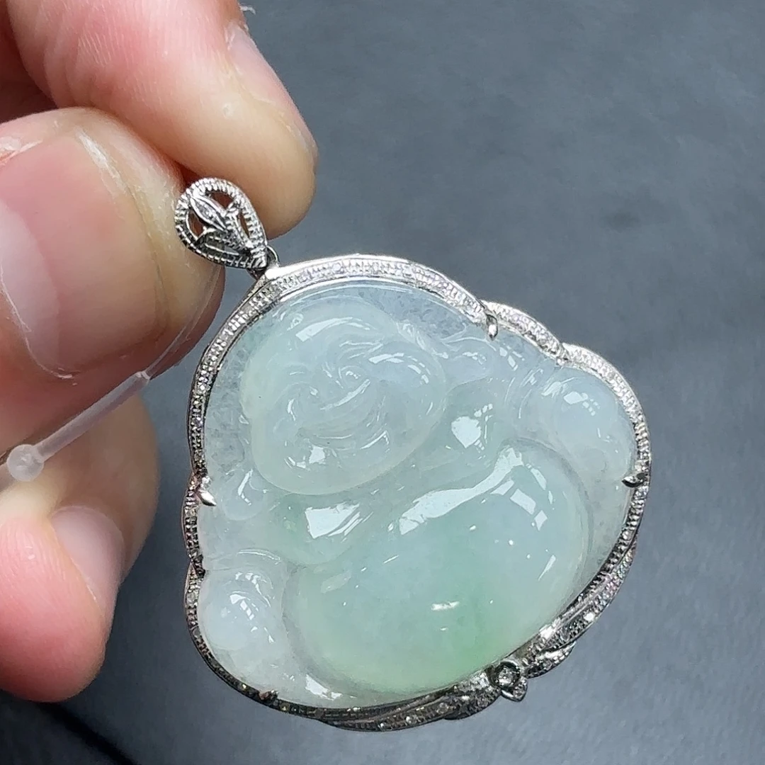 翡翠18K金镶嵌颈饰佛公