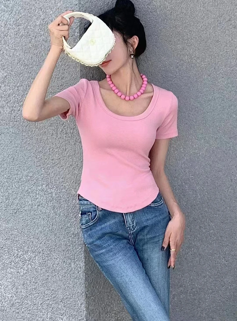 修身短款螺纹T恤《艾文琪女装》