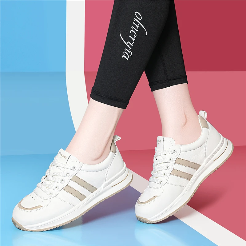 平底运动鞋女春秋季新款休闲老爹鞋女装波鞋皮面旅游鞋秋天女鞋子