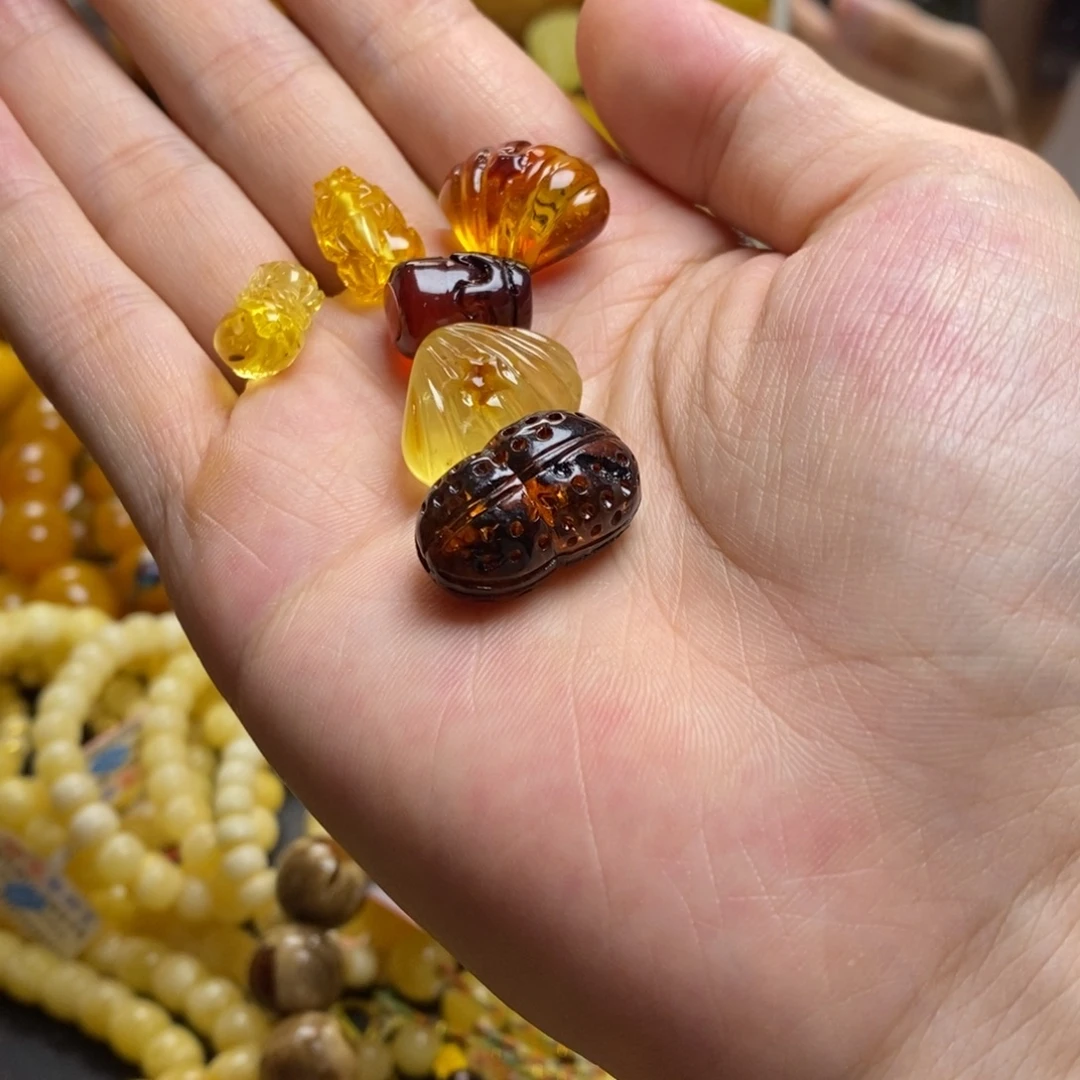 琥珀未镶嵌珠宝奇石