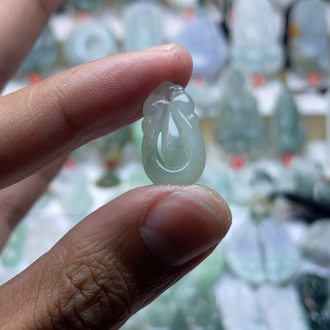 【闪购商品】颈饰未镶嵌翡翠福贝