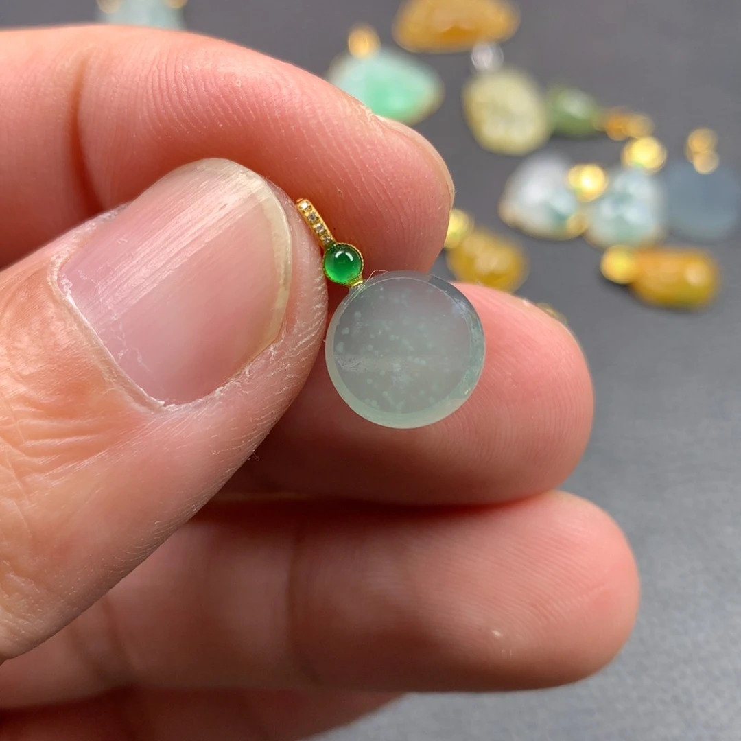 【闪购商品】颈饰18K金镶嵌翡翠翡翠