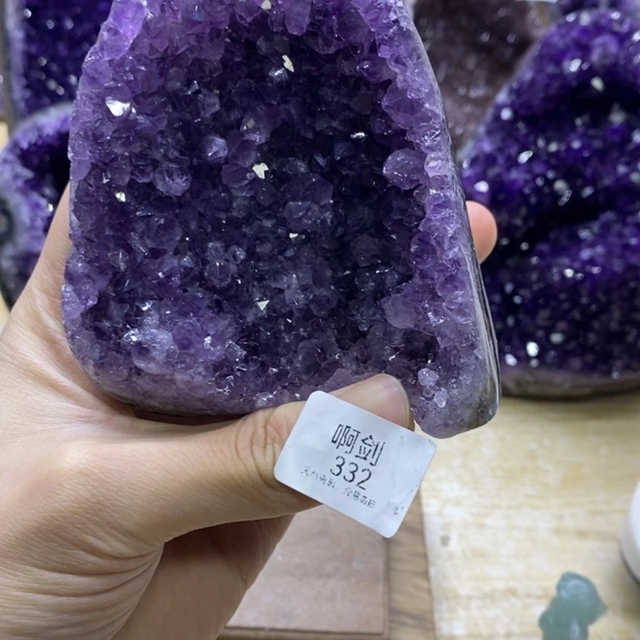 紫晶未镶嵌大型摆件（非配饰）