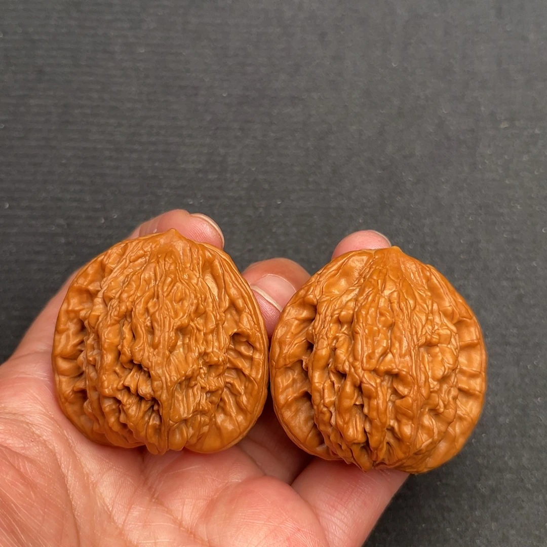 把件桃核42×40全品粗筋虎头CN0517