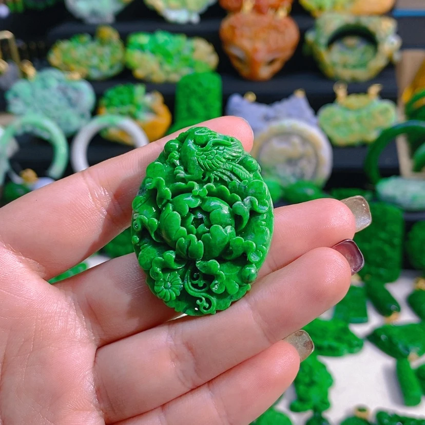 【闪购商品】翡翠颈饰未镶嵌花花