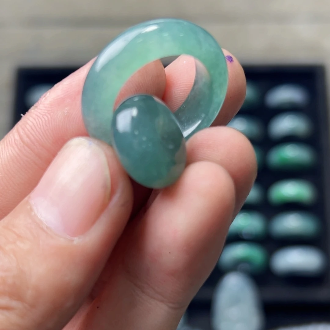 定制翡翠未镶嵌圈口19号