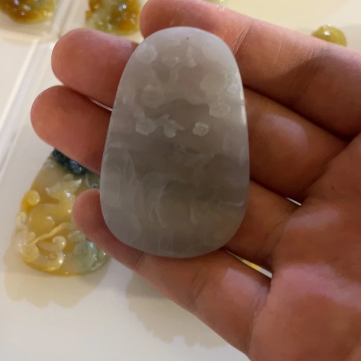 定制翡翠未镶嵌不拍