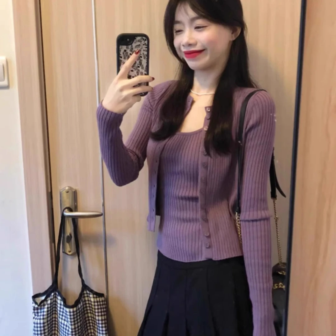 韩系穿搭紫色针织开衫外套女早秋装修身纯欲辣妹短款独特漂亮上衣