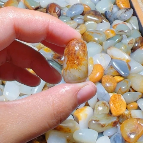 和田玉（糖玉）未镶嵌颈饰9克