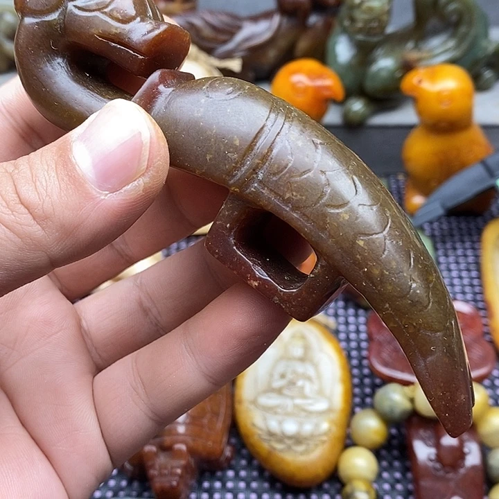 未镶嵌蛇纹石玉颈饰