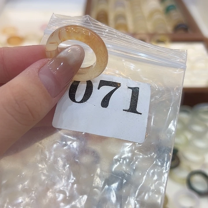 合金戒指玛瑙/玉髓71港15瑕疵