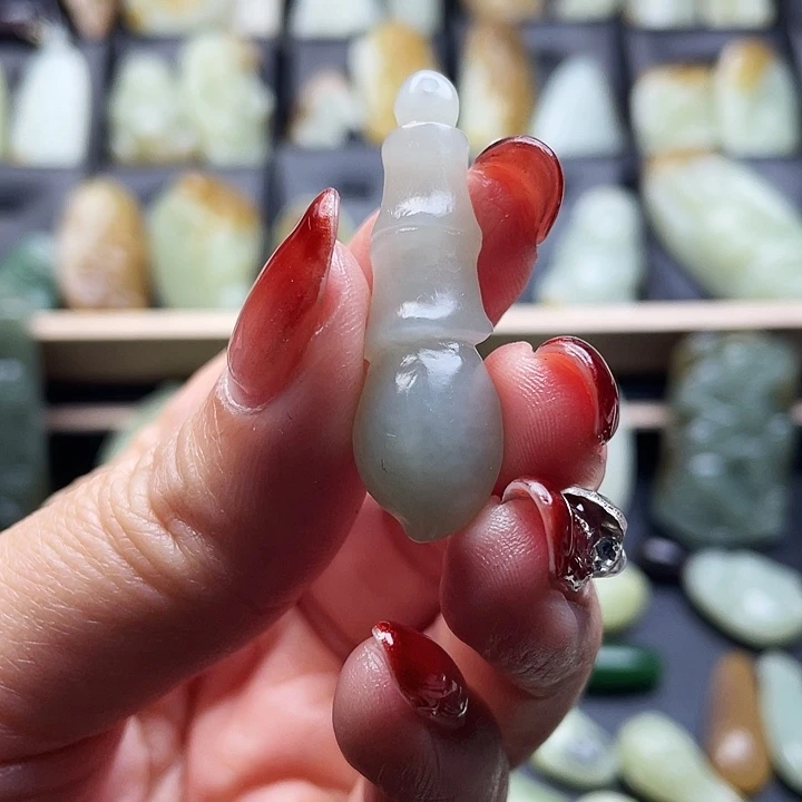 和田玉（糖玉）未镶嵌挂件