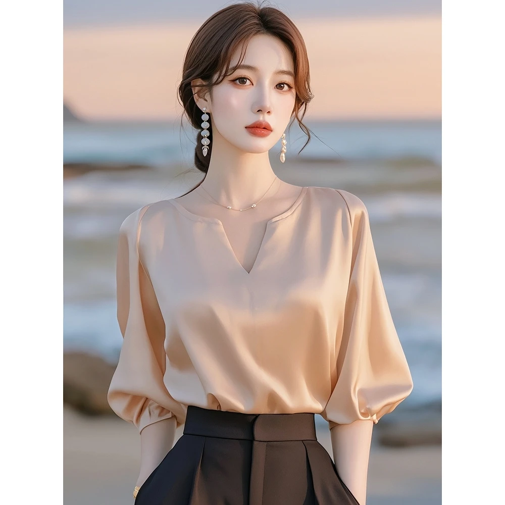法式高级感气质通勤上衣独特漂亮小衫纯色v领缎面衬衫女早春新款