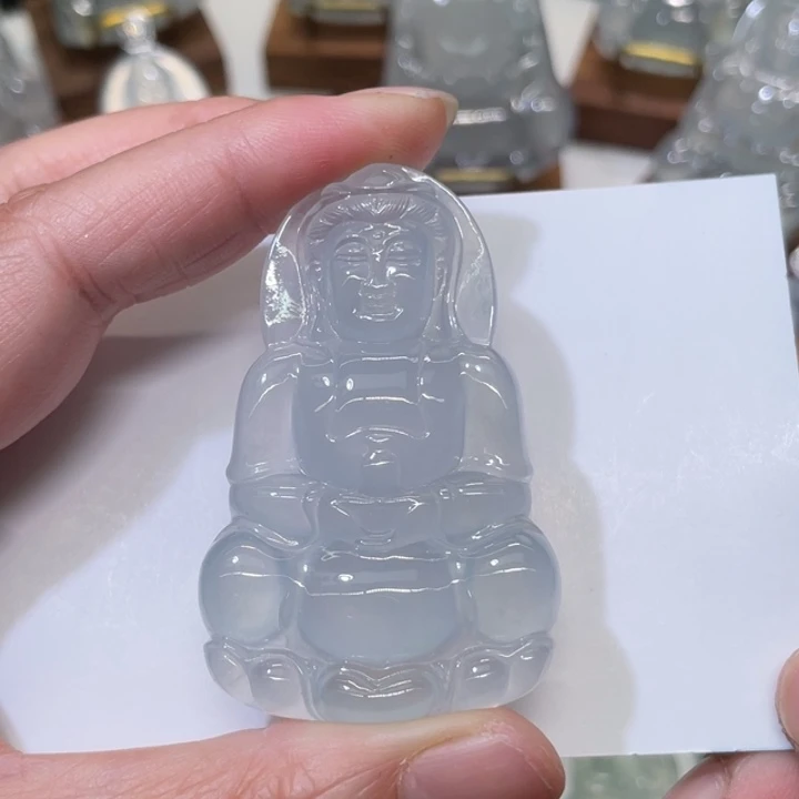 翡翠未镶嵌颈饰观音